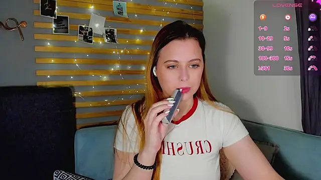 Snapshot of Alice_Wanderr chatting on February 25, 2026, 12:55 am Alice Wanderr online show from February 25, 2026, 12:55 am