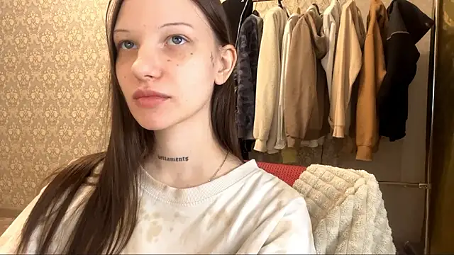 Snapshot of LumPetal chatting on February 15, 2026, 7:51 am LumPetal online show from February 15, 2026, 7:51 am