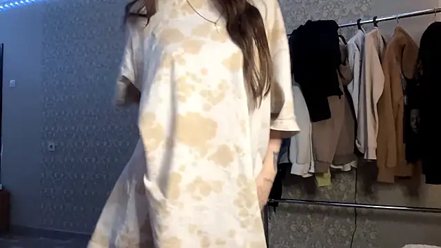 Snapshot of LumPetal chatting on February 17, 2026, 4:54 am LumPetal online show from February 17, 2026, 4:54 am