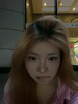 Snapshot of Rabbit-15 chatting on April 18, 2026, 12:29 pm Rabbit-15 online show from April 18, 2026, 12:29 pm