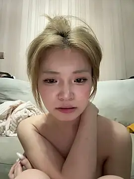 Snapshot of Rabbit-15 chatting on May 28, 2026, 1:39 pm Rabbit-15 online show from May 28, 2026, 1:39 pm