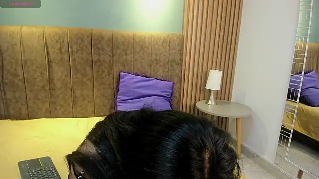 HannaWen  online show from April 11, 2026, 1:59 pm