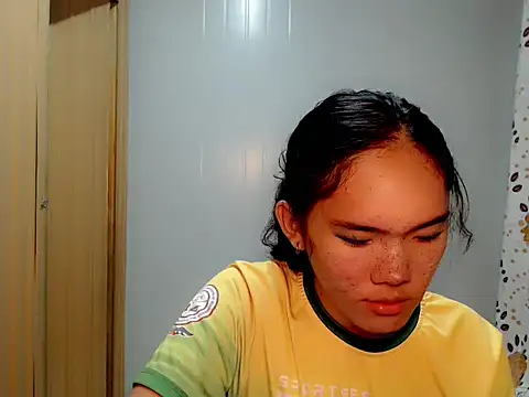 girlyteengrl online show from February 4, 2026, 4:46 pm