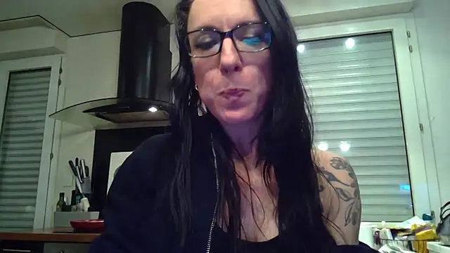 Snapshot of FITGIRL-MAEVA chatting on March 3, 2026, 6:59 pm FITGIRL-MAEVA online show from March 3, 2026, 6:59 pm