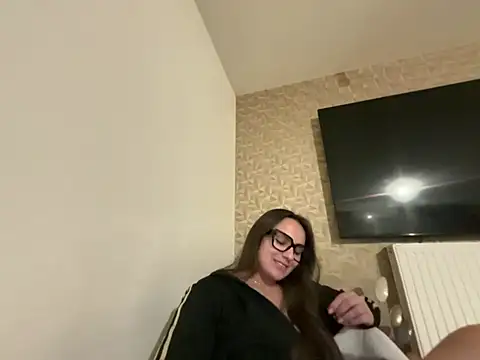 alixxxm7 online show from February 27, 2026, 9:58 pm