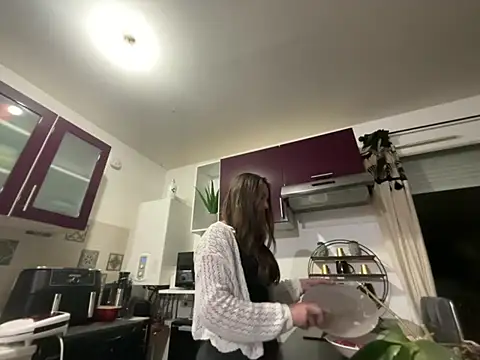 alixxxm7 online show from February 17, 2026, 7:11 pm