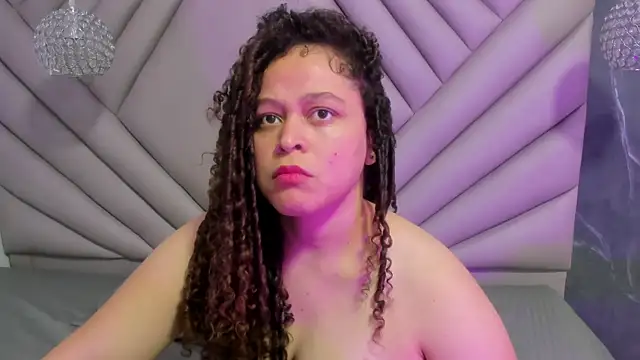 Snapshot of IrinaVoshh_ chatting on February 13, 2026, 7:25 pm IrinaVoshh online show from February 13, 2026, 7:25 pm