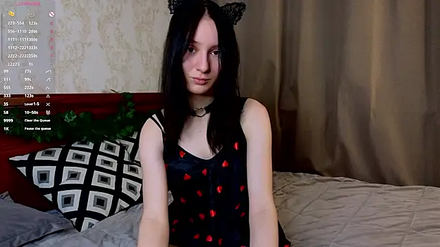 Snapshot of AuburnConfetti chatting on February 26, 2026, 6:19 pm AuburnConfetti online show from February 26, 2026, 6:19 pm