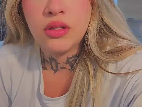 Snapshot of chleopalmerxxx chatting on February 14, 2026, 4:13 am chleopalmerxxx online show from February 14, 2026, 4:13 am