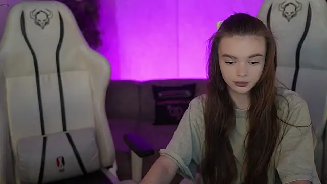 Snapshot of Zlata_Sky chatting on December 18, 2025, 7:50 pm Zlata Sky online show from December 18, 2025, 7:50 pm