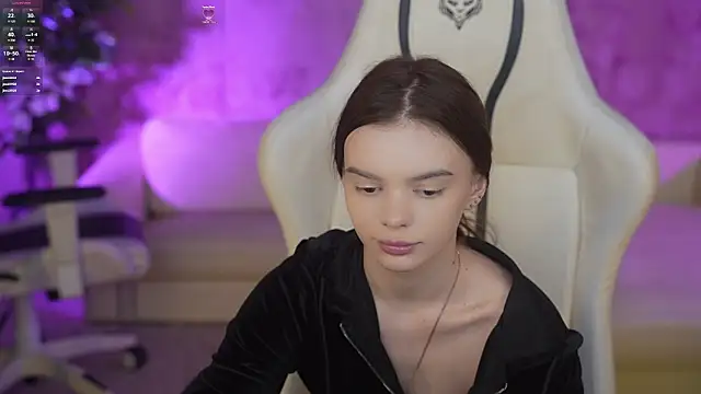Snapshot of Zlata_Sky chatting on March 13, 2025, 9:37 pm Zlata Sky online show from March 13, 2025, 9:37 pm