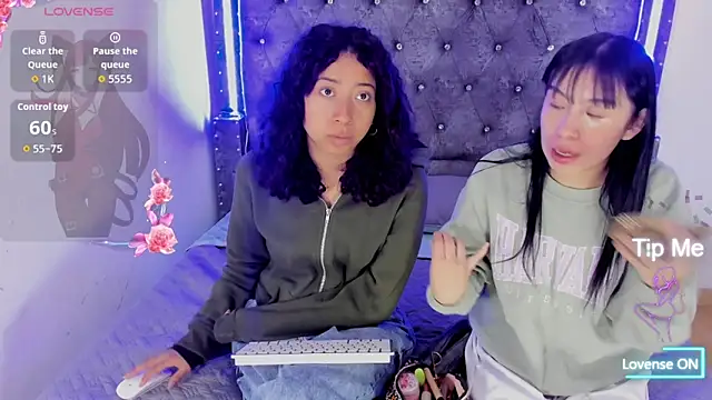 Naughty Elegance online show from February 5, 2026, 11:50 am