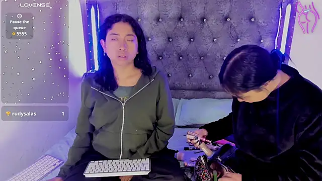 Naughty Elegance online show from February 23, 2026, 11:55 am