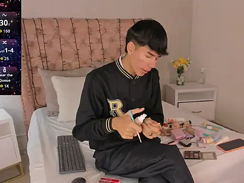 Snapshot of noah_lewiss chatting on February 26, 2026, 10:26 am noah lewiss online show from February 26, 2026, 10:26 am