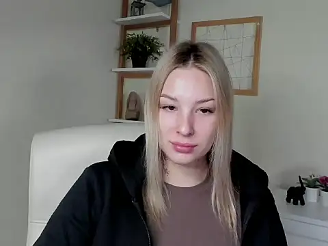 VelvetAngela online show from February 13, 2026, 6:35 am