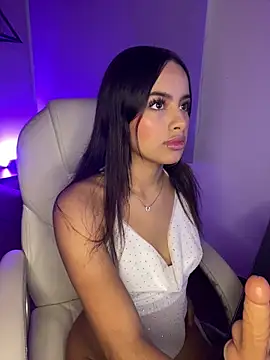 Snapshot of Dulce_pink18 chatting on February 18, 2026, 4:25 pm Dulce pink18 online show from February 18, 2026, 4:25 pm