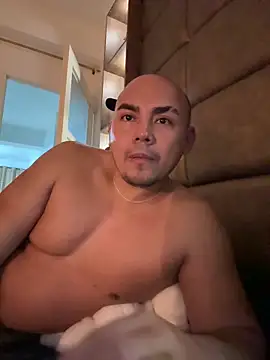 Snapshot of eros_colby chatting on February 3, 2026, 12:43 am eros colby online show from February 3, 2026, 12:43 am