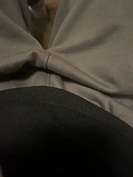 Snapshot of zo-19cm chatting on February 1, 2026, 10:30 pm zo-19cm online show from February 1, 2026, 10:30 pm