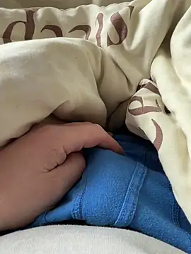 twankletoes1234 online show from March 12, 2026, 11:25 am