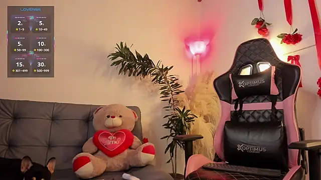 Snapshot of gaby_cartter chatting on April 6, 2026, 8:43 pm gaby cartter online show from April 6, 2026, 8:43 pm