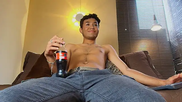 Snapshot of Damon_Salvarote_S chatting on February 13, 2026, 7:58 pm Damon Salvarote S online show from February 13, 2026, 7:58 pm