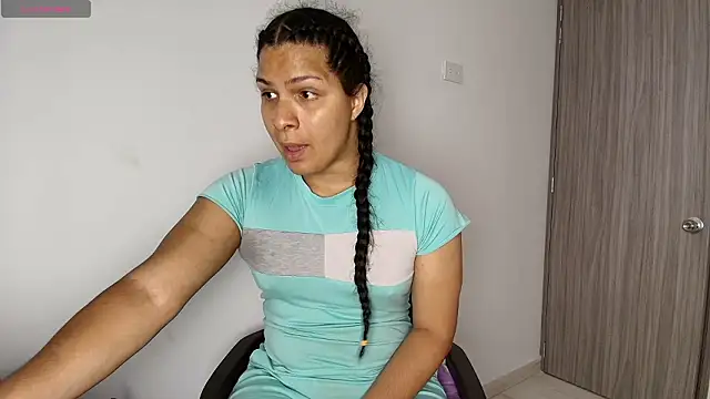 Snapshot of alys_love chatting on March 12, 2026, 7:29 pm alys love online show from March 12, 2026, 7:29 pm