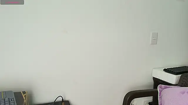 Snapshot of alys_love chatting on March 8, 2026, 11:41 pm alys love online show from March 8, 2026, 11:41 pm