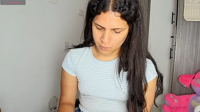 Snapshot of alys_love chatting on March 20, 2026, 5:58 pm alys love online show from March 20, 2026, 5:58 pm