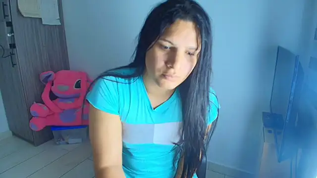 Snapshot of alys_love chatting on June 16, 2026, 3:39 am alys love online show from June 16, 2026, 3:39 am