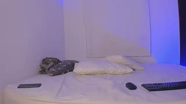 Snapshot of _FuckingYoungs_ chatting on February 13, 2026, 1:05 am FuckingYoungs online show from February 13, 2026, 1:05 am