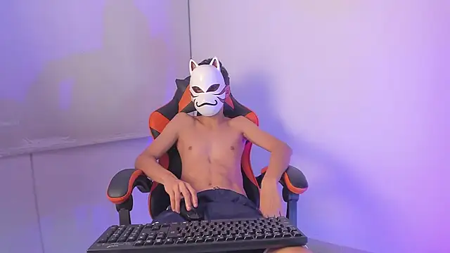 Snapshot of Senpai_Lover_ chatting on February 9, 2026, 7:56 pm Senpai Lover online show from February 9, 2026, 7:56 pm