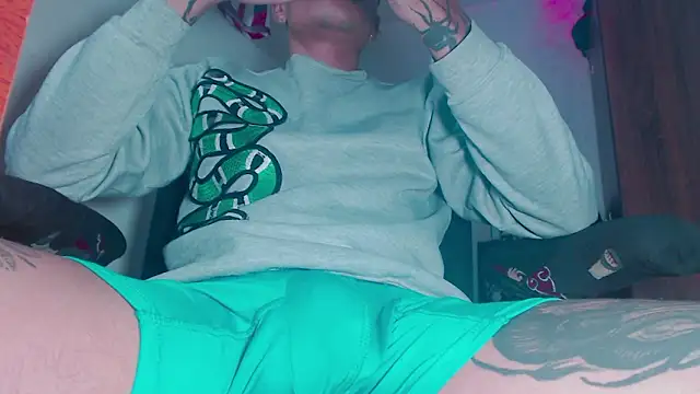 Snapshot of theskateboy chatting on February 16, 2026, 4:44 am theskateboy online show from February 16, 2026, 4:44 am