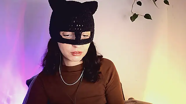 Snapshot of Onirica_L chatting on July 9, 2026, 9:03 pm Onirica L online show from July 9, 2026, 9:03 pm