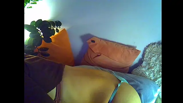 Onirica L online show from February 8, 2026, 10:51 pm