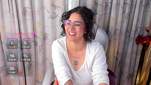 Snapshot of Sylvara_bx chatting on May 21, 2026, 11:40 am Sylvara bx online show from May 21, 2026, 11:40 am