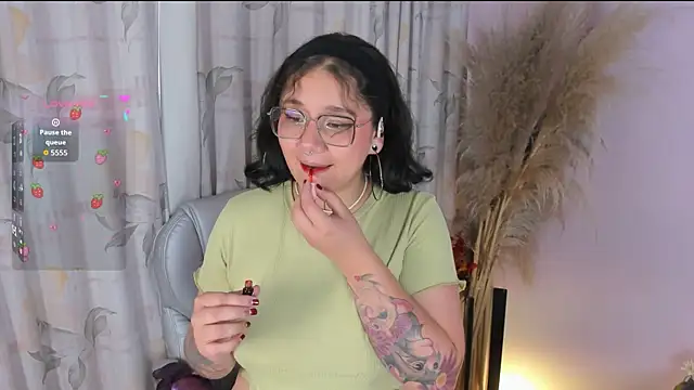 Snapshot of Sylvara_bx chatting on May 28, 2026, 11:49 am Sylvara bx online show from May 28, 2026, 11:49 am