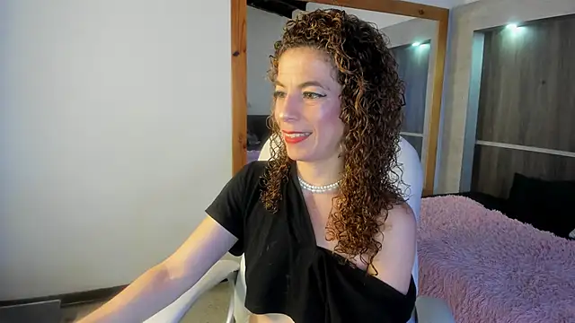 Snapshot of Brynaa chatting on April 2, 2026, 5:25 am Brynaa online show from April 2, 2026, 5:25 am