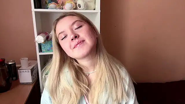 Snapshot of colamy chatting on February 23, 2026, 6:36 am colamy online show from February 23, 2026, 6:36 am