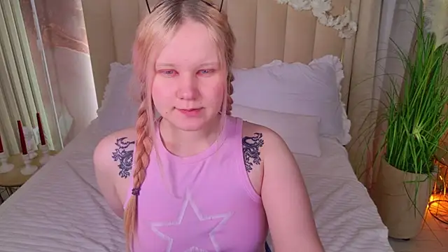 AnnieVibe online show from April 21, 2026, 5:41 pm