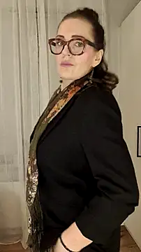 Bella Velour online show from February 17, 2026, 6:22 am