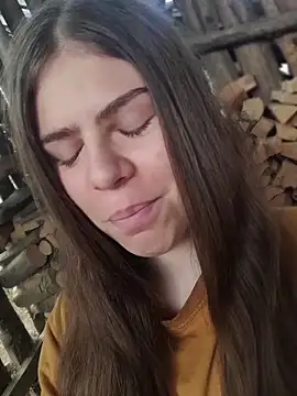miraevelina online show from March 26, 2026, 12:36 pm