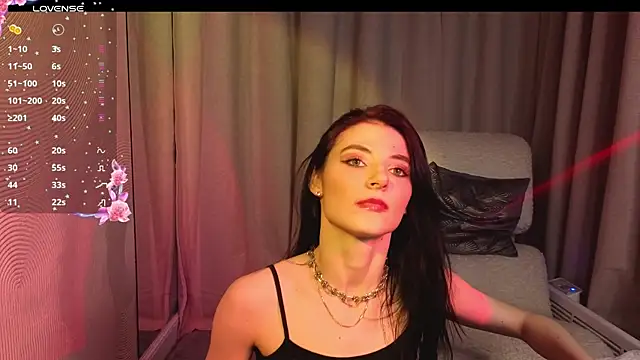 Snapshot of NicoleLuxe chatting on April 15, 2026, 5:39 pm NicoleLuxe online show from April 15, 2026, 5:39 pm
