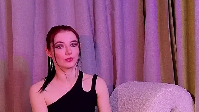 Snapshot of NicoleLuxe chatting on March 5, 2026, 4:47 pm NicoleLuxe online show from March 5, 2026, 4:47 pm
