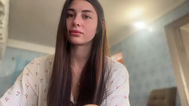 LiluMartiznir online show from May 15, 2026, 5:38 am