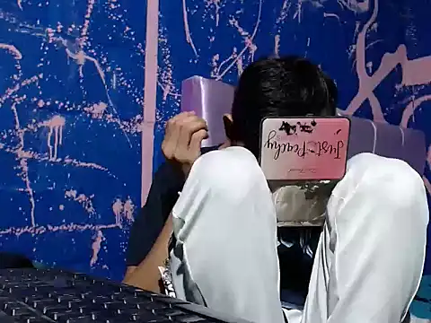 maicol xoxo17cm online show from February 26, 2026, 2:44 am