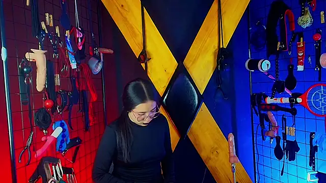 Snapshot of Candyqueen_bdsm_ chatting on March 21, 2026, 8:19 am Candyqueen bdsm online show from March 21, 2026, 8:19 am