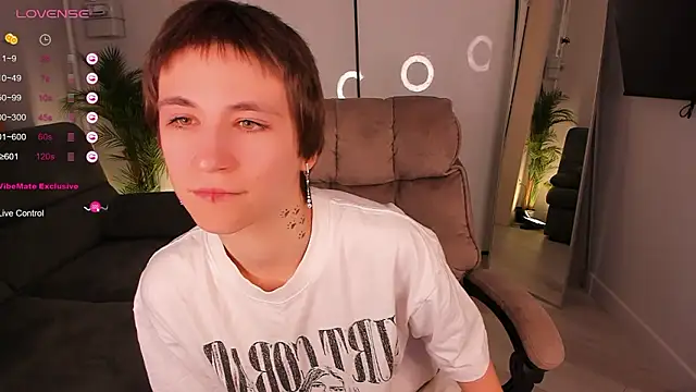 AutumnWhisper online show from February 4, 2026, 10:16 pm