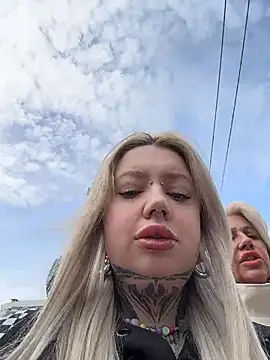 Chiibi online show from April 15, 2026, 10:10 am