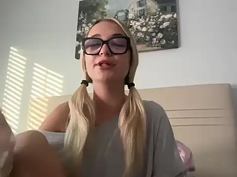 kelseyblu online show from April 8, 2026, 10:55 pm