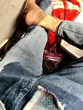 Snapshot of akku6147 chatting on February 5, 2026, 7:48 am akku6147 online show from February 5, 2026, 7:48 am